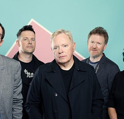 New Order presenta Complete Music