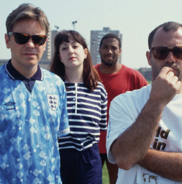 New Order estrena mercancía conmemorando “World in Motion”