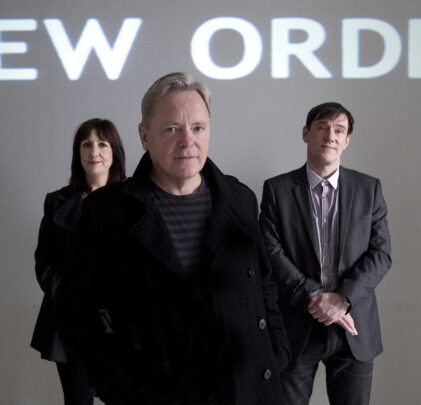 Checa el trailer de la serie documental de New Order: ‘TRANSMISSIONS’