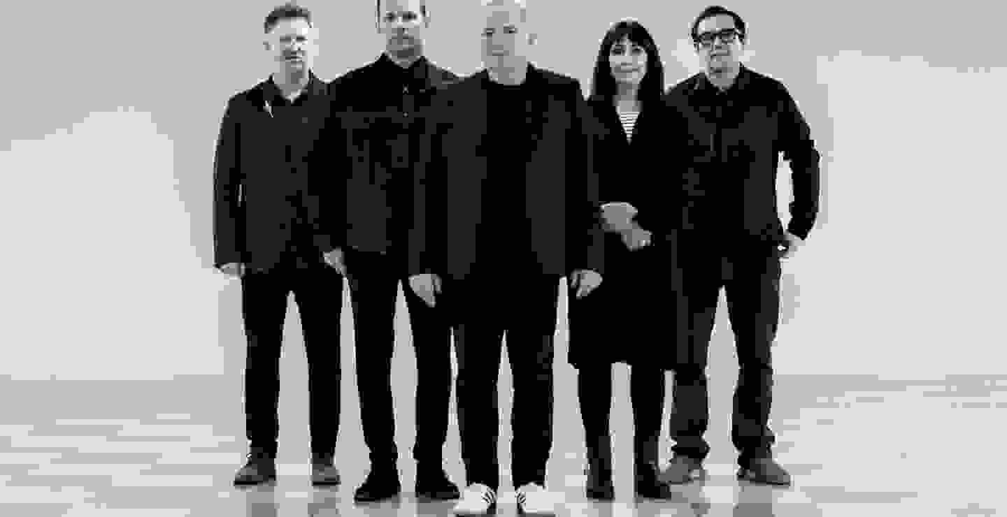 New Order lanza una playera en apoyo a la salud mental