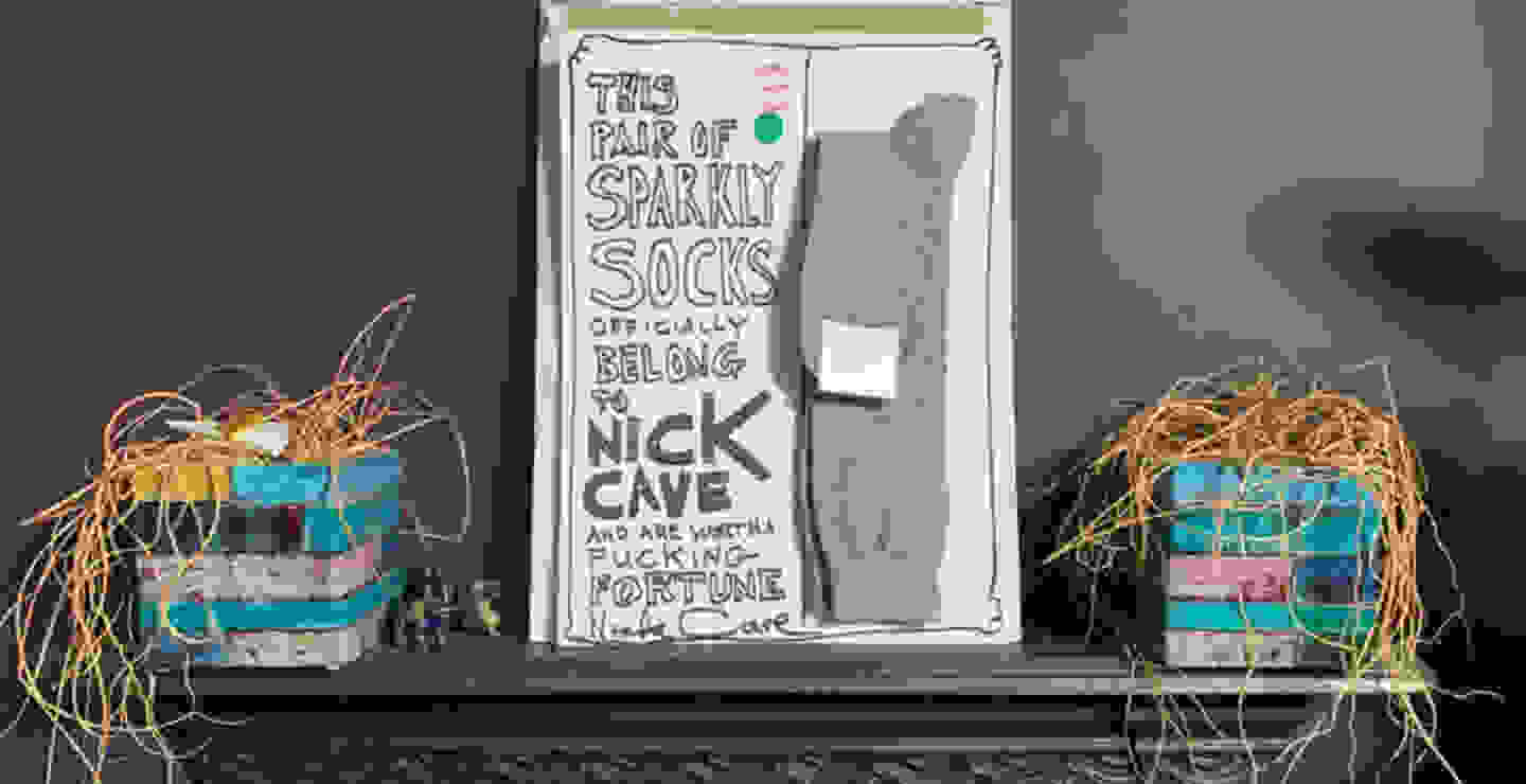Nick Cave donó un par de calcetines Gucci para salvar a un venue
