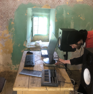 Nicolas Jaar presenta 'Archivo de Radio Piedras'