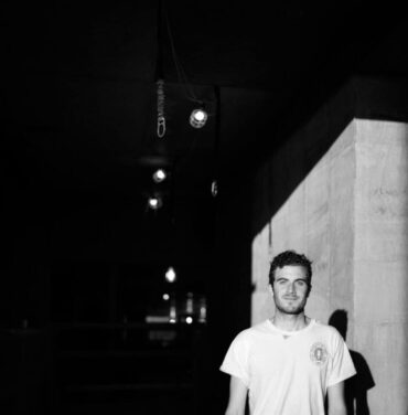 Nicolas Jaar da detalles de su nuevo disco