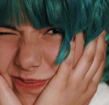 Nicoletta Spinelli presenta en vivo “Cajita Feliz”