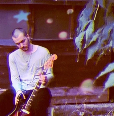 “Trying Too Hard (Lullaby)”, la nueva canción de Noah Yorke