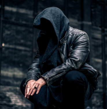 Noble Savage presenta “Leap Into Shade” y su video oficial