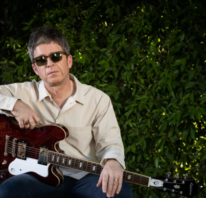 Noel Gallagher reinventa “Champagne Supernova”