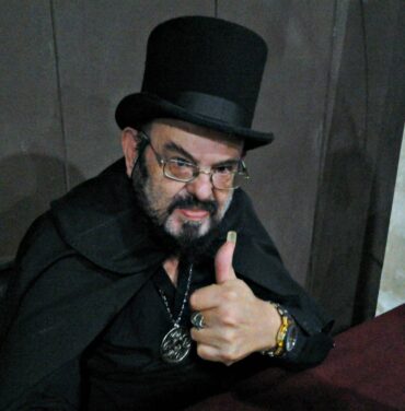 Charla con Zé do Caixao, el sepulturero maléfico