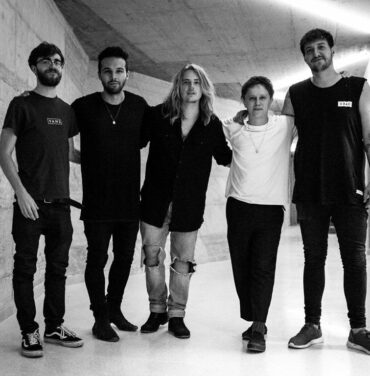 Nothing But Thieves comparte video de “Is Everybody Going Crazy?”