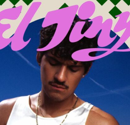 Omar Apollo deslumbra con concierto en Tiny Desk