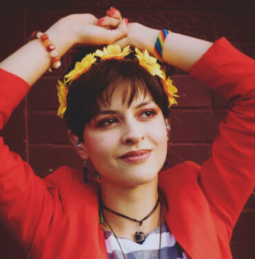 Oriana Setz: canto de fuerza y esperanza con folcore latino