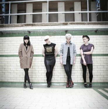 Tras las huellas de PINS