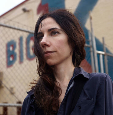 PJ Harvey habla de los refugiados en su nueva canción
