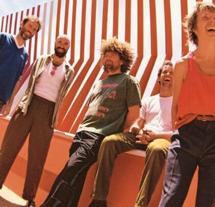 “Neon River”, lo nuevo de Pond