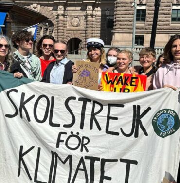 Patti Smith acompaña a Greta Thunberg en su última protesta escolar