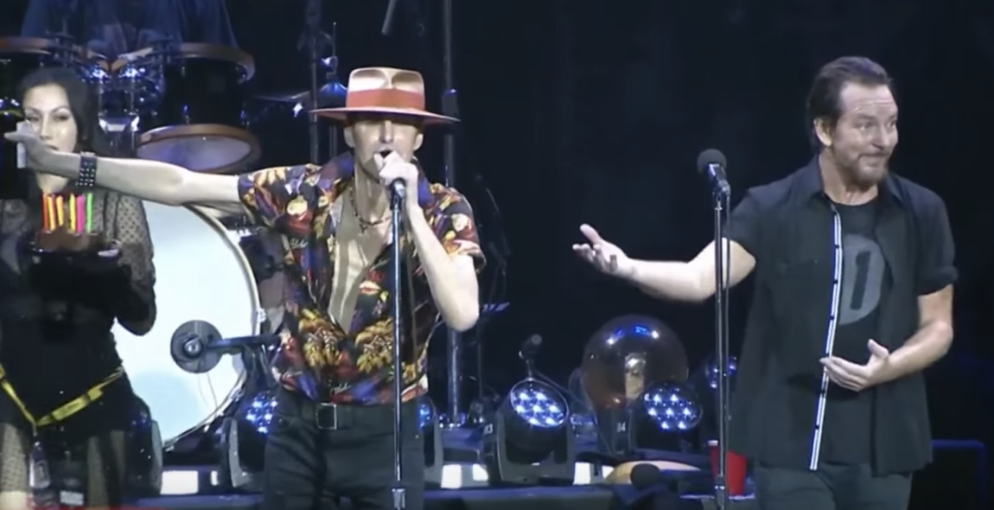 Pearl Jam y Perry Farrell juntos en el escenario