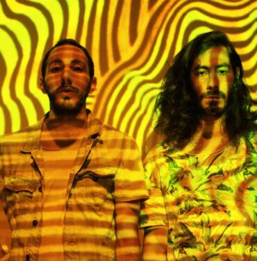 Los Waves: Abandonar estudios e irse a vivir a la playa