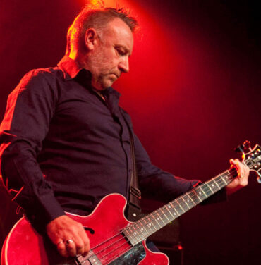 Peter Hook y Mark Lanegan tocan 