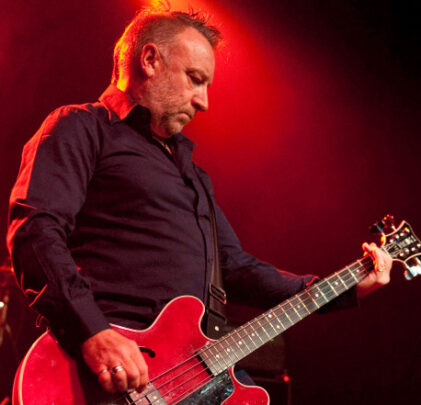 Peter Hook y Mark Lanegan tocan 
