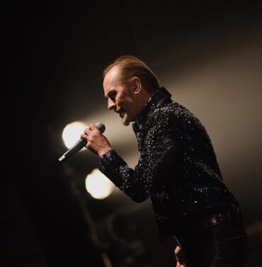 Peter Murphy entra a rehabilitación y Bauhaus cancela fechas