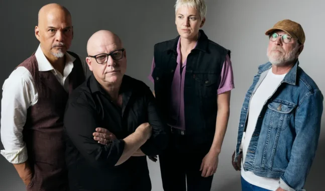 Pixies estrena “Chicken” y anuncia disco