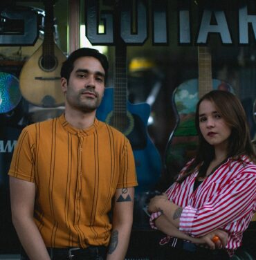 Pønce comparte el sencillo “Perfectos” junto a Soy Emilia