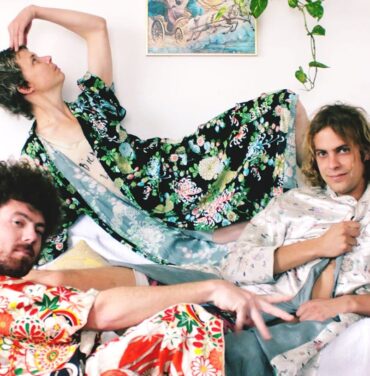 Gana pases para Pond