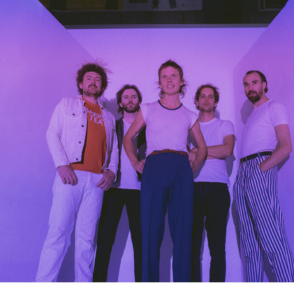 POND comparte el video de “Take Me Avalon I'm Young”