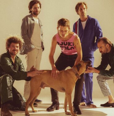 Pond estrena video para “Human Touch”