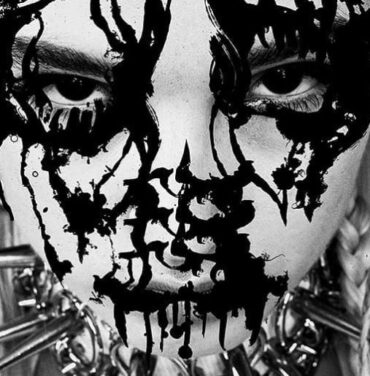 Poppy estrena un disco de metal