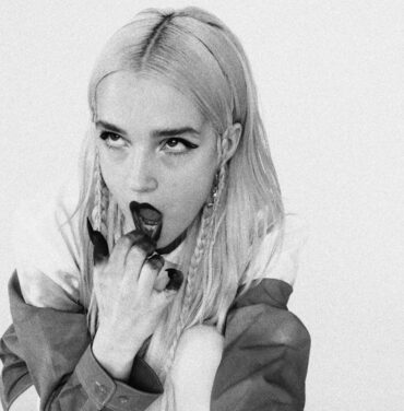 Poppy comparte “I Won't Be Home For Christmas” y anuncia EP