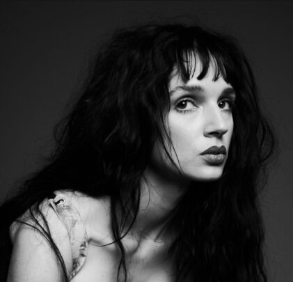 Poppy comparte nuevo sencillo: 