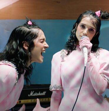 Poppy estrena “So Mean”