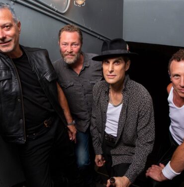 Porno for Pyros regresa después de 26 años con “Agua”