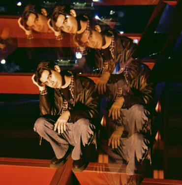 Plástica comparte su nuevo sencillo, “¡Muak!”