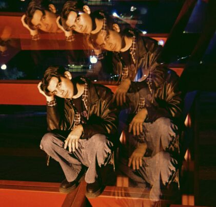 Plástica comparte su nuevo sencillo, “¡Muak!”