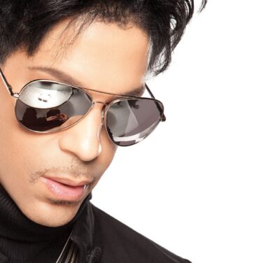 Escucha “Hot Summer”, tema inédito de Prince