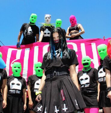 Escucha “Riot”, lo nuevo de Pussy Riot