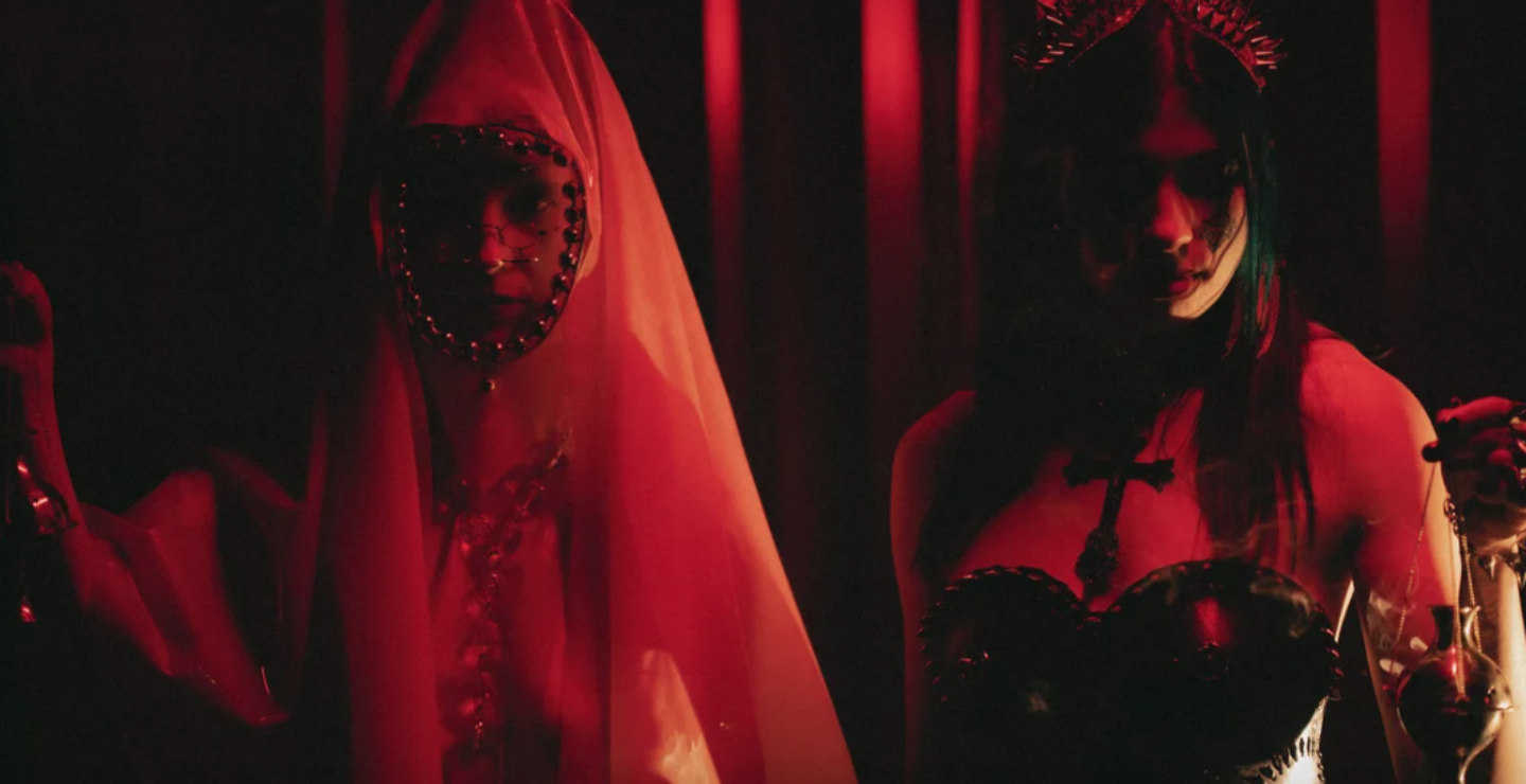 Pussy Riot y Boyfriend estrenan el video de “Dance With the Devil”