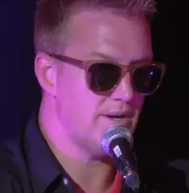 QOTSA y su cover a Arctic Monkeys