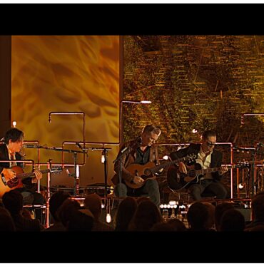 Queens of the Stone Age ofrecerá concierto para la caridad