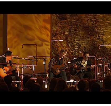 Queens of the Stone Age ofrecerá concierto para la caridad