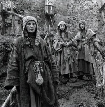 Qué difícil es ser un dios: El hastío de la omnipotencia