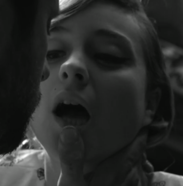 Russian Red presenta un adelanto de 