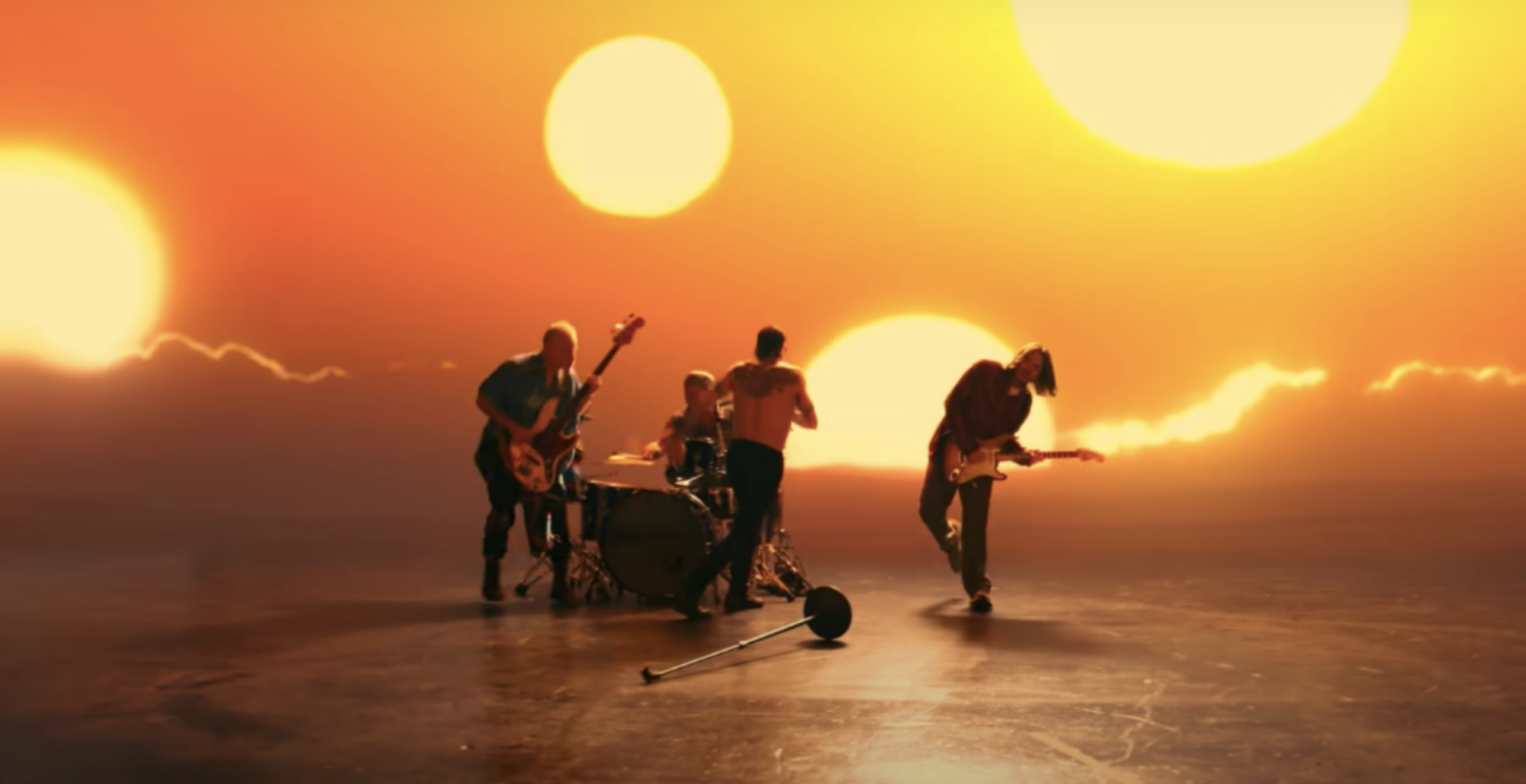 Red Hot Chili Peppers comparte “Black Summer” y anuncia nuevo álbum