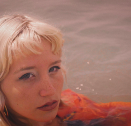 Renata di Croce: la vibrante emoción del electropop