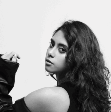 Renata Vaca hace su debut con “Puertas”