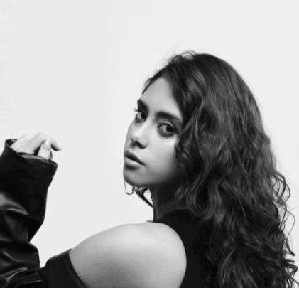 Renata Vaca hace su debut con “Puertas”