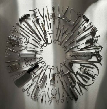 'Surgical Steel', el afilado regreso de Carcass