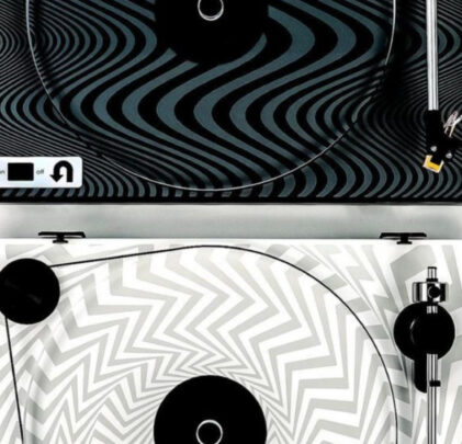 El sello discográfico Reverberation Appreciation, lanza una tornamesa junto a U-Turn